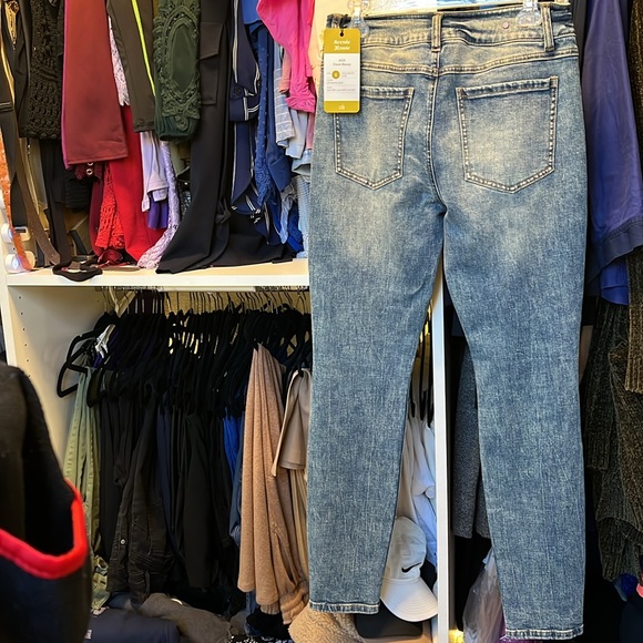 Cabi: Super super cute size 6 skinny jeans - Picture 4 of 5